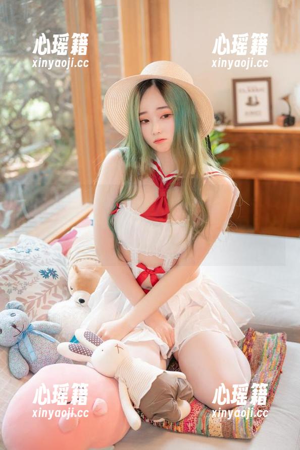 从Bambi(밤비)的私房随拍中，感受到那份流淌的青春气息，啊，回来吧，再来点CreamSoda！