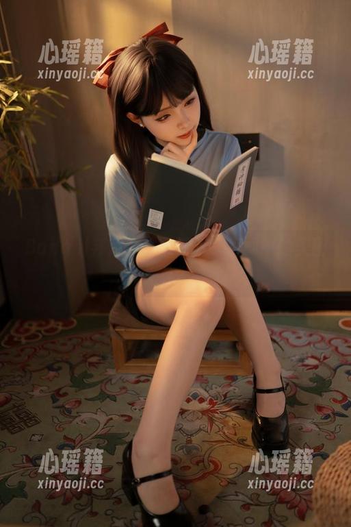 Bangni邦尼 Bangni邦尼偷偷玩游戏,房间中的美图无处不在