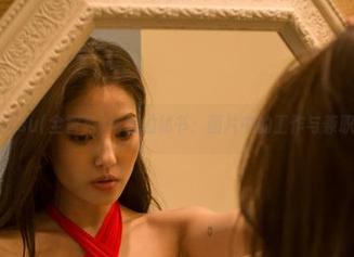 G.su(全智秀)与她的秘书：图片中的工作与兼职