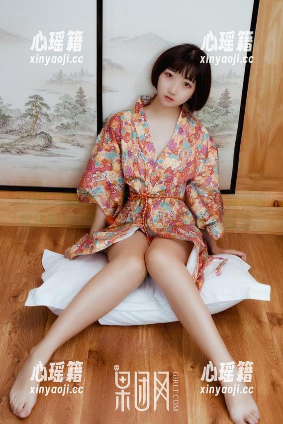 GIRLT果团网-陈雅漫 GIRLT果团网 - 定制元素满满,陈雅漫的棉袜图片让我想到了小时候的懵懂时光。