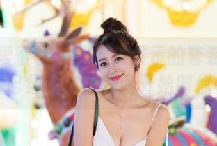 IMiss爱蜜社 – 泥鳅鳅展示的套装壁纸——是否已经让你的房间开始叫你名字？
