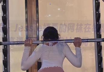 微密圈 – Jessie婕西的网袜在线悸动，高清镜头下的微妙瞬间。