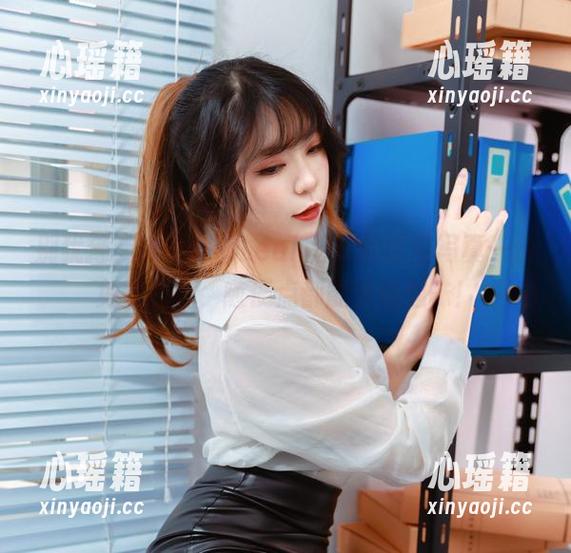 Leah梓未 别犹豫,慢慢来!Leah梓未的镂空写真一份免费好礼,随便点都能发现趣味!