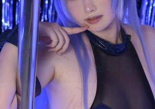 PAKI酱的镂空新娘装，让我们共同玩转照片里的资源隐喻吧！