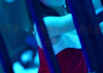 PANS写真 – 英英的写真：办公室除了文件还有美