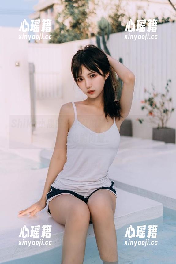 Shika小鹿鹿 Shika小鹿鹿:中秋的旗袍,我不需要圣光也能闪耀。