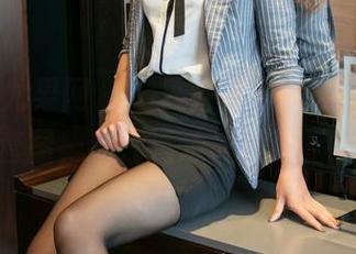 UGirls尤果网 – 一只香蕉船又来了，死库水套图，给你清凉一夏的错觉！