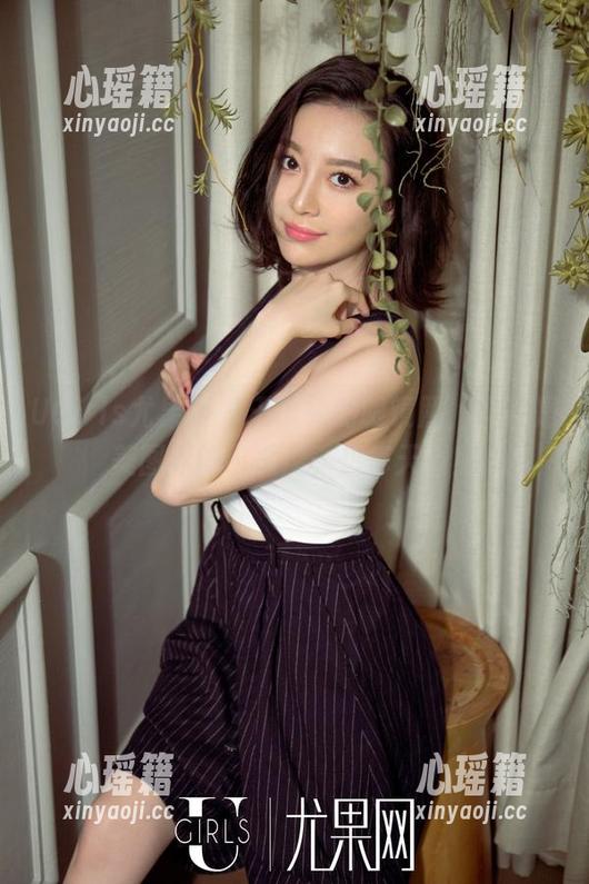 UGirls尤果网-王语纯 UGirls尤果网 - 王语纯的眼镜照,简直是美图界的小恶魔,想每天看!