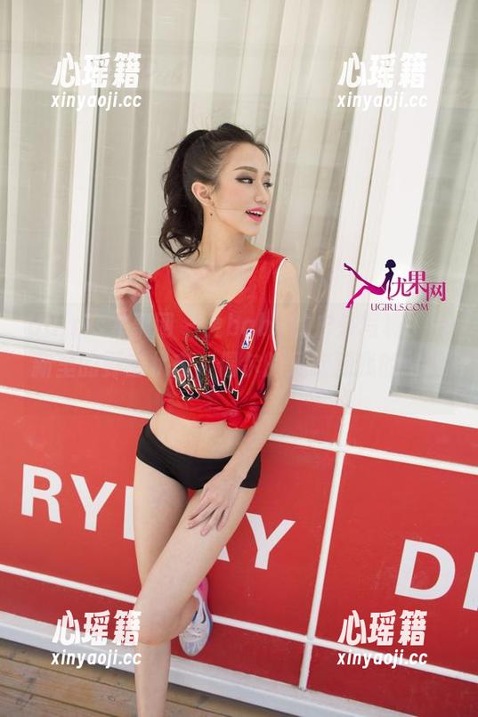 UGirls尤果网-金baby UGirls尤果网 - 金baby的户外写真,最新里的野生状态,偶尔的风吹到我的脸颊。