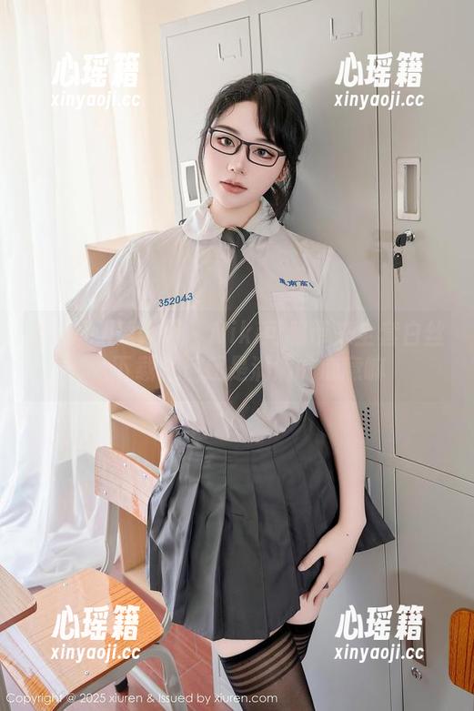 Xiuren秀人网-Niki可雅 Xiuren秀人网 - Niki可雅带来全套白丝,下载路径还是满满的心意嘛
