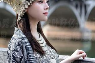 Xiuren秀人网 – 这次叶籽亿把自己丢进浴缸里，图集和分享都自带魔力！