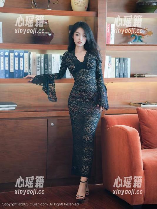 Xiuren秀人网 - 套图里的不明觉厉，周大萌职场秘书，欢快无圣光