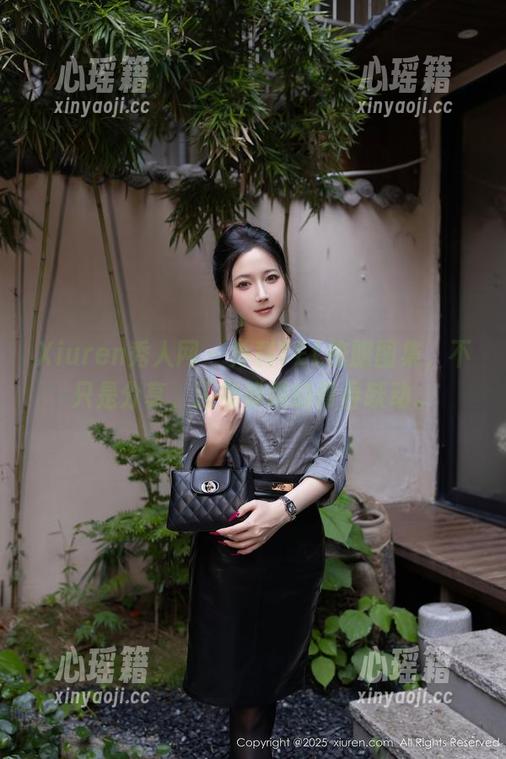 Xiuren秀人网-外科TEL Xiuren秀人网 - 外科TEL校服图集,不只是分享,还有弹跳的青春跃动。