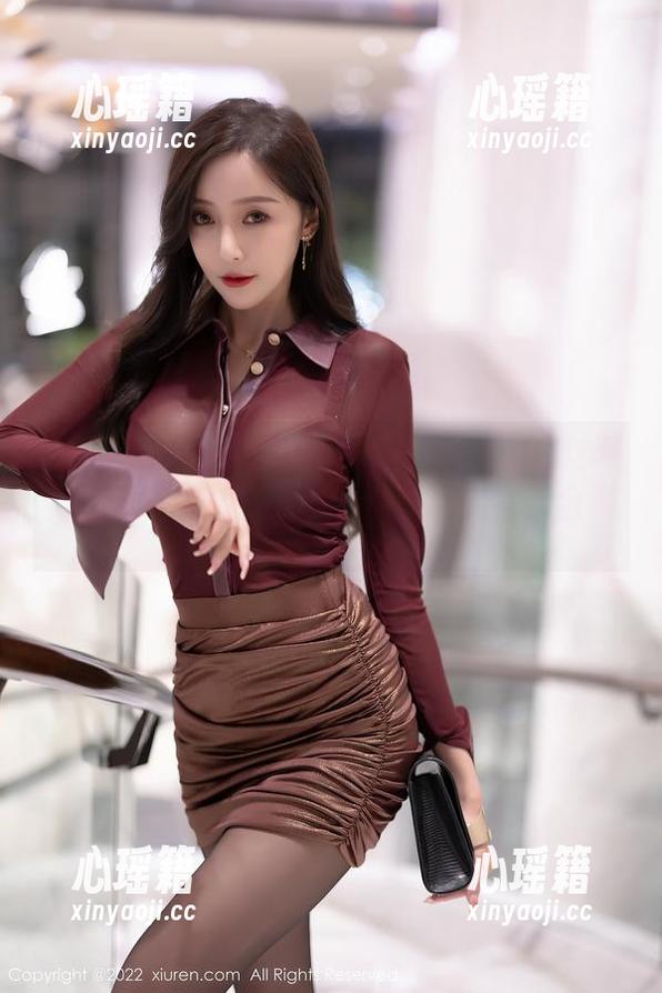 Xiuren秀人网-小薯条nienie Xiuren秀人网 - 小薯条nienie的白丝写真:这一腿,宛如薯条油炸出的一抹金黄。