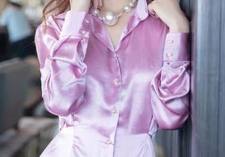 Xiuren秀人网 – 少女心雪雪穿上红裙，高清写真不只是一种态度！