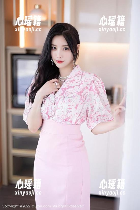 Xiuren秀人网-明日花桃桃 Xiuren秀人网 - 明日花桃桃的女王写真集:哦,这姿态,真不怕羞啊。