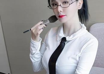 Xiuren秀人网 – 一看就停不下来：波巧酱的网袜写真档案