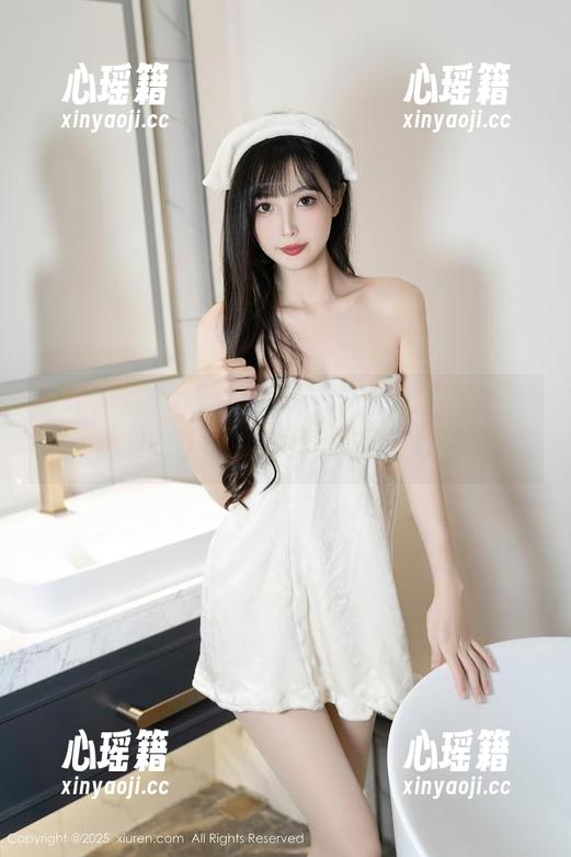 Xiuren秀人网-糯米NM Xiuren秀人网 - 糯米NM的职业装逆袭:私拍图片里的‘谦虚’与‘傲娇’交织