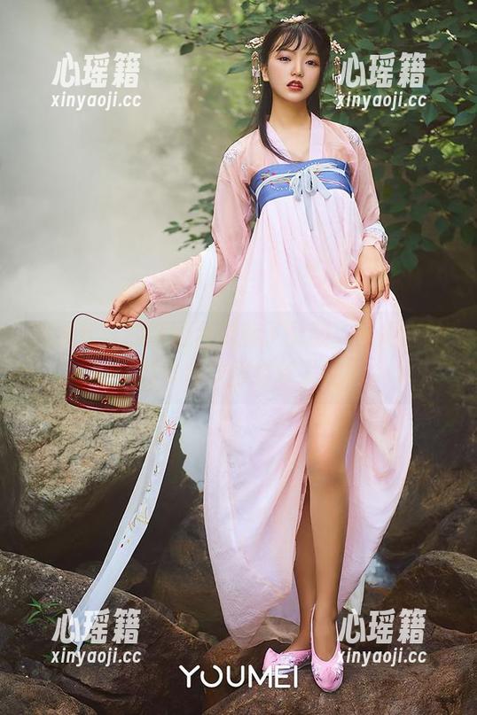 YouMi尤蜜荟 把尤蜜荟的妖姬合辑翻了又翻,图库里的细节每次都有新发现