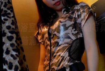 pans – 这浴室有点热，小颖的写真让人脑洞大开，快看！