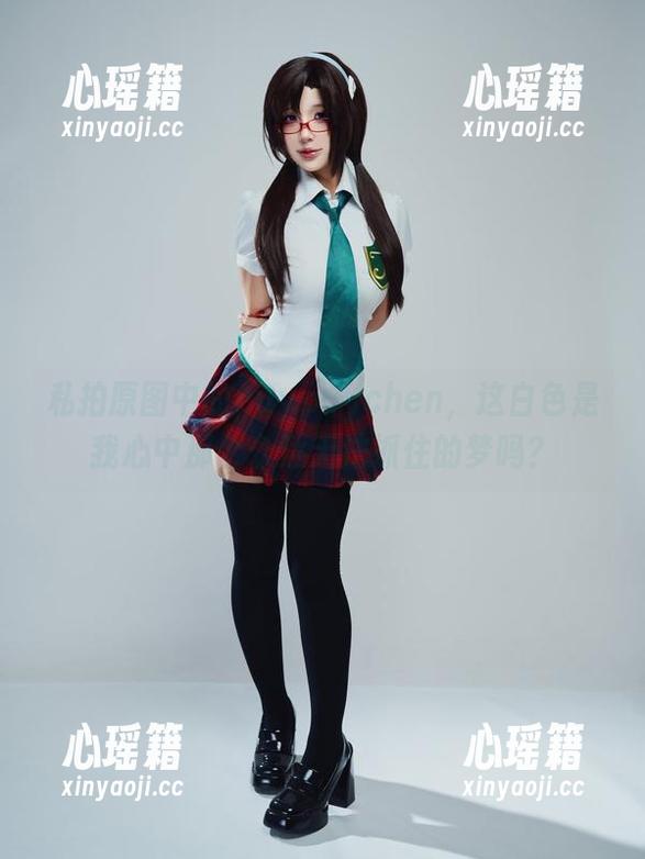 puypuychen 私拍原图中的puypuychen,这白色是我心中那个永远无法抓住的梦吗?
