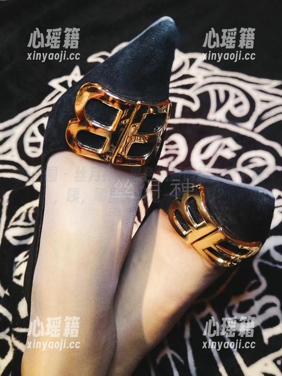 丝月神 微密圈 - 丝月神:黑色绒面高跟全集下载,咦,哪里又闪过一丝光影?