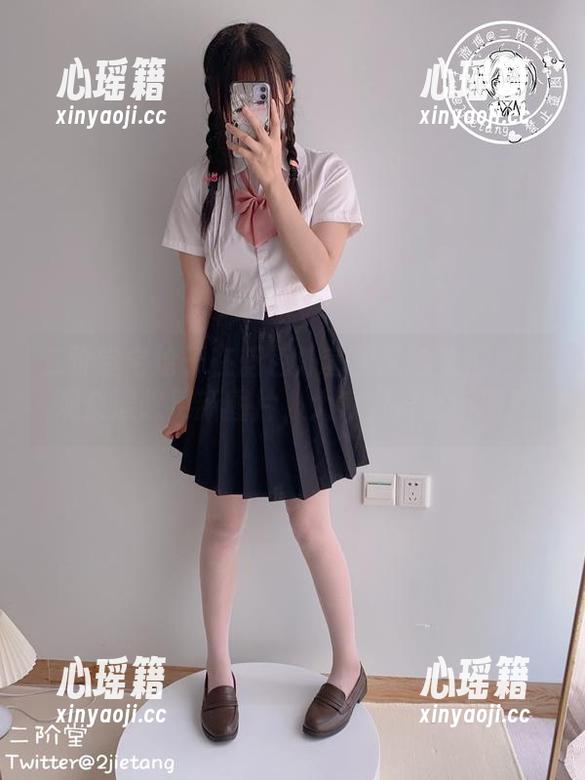 二阶堂宅绘子 二阶堂宅绘子在蓝色外套里又给我们男性观众遐想更新图片,大家觉得邪不邪?