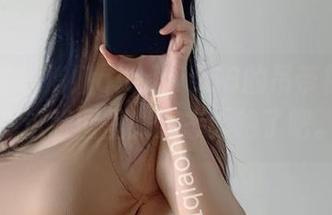 微密圈 – 俏妞qiaoniu66的吊带袜合集，这张图里的姿态太绝了吧。