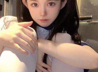 从“倦倦喵”到壁纸透明档，这一过渡……不大理解