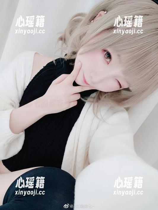 名赖弥七 名赖弥七的皮衣写真,壁纸也想偷个懒!