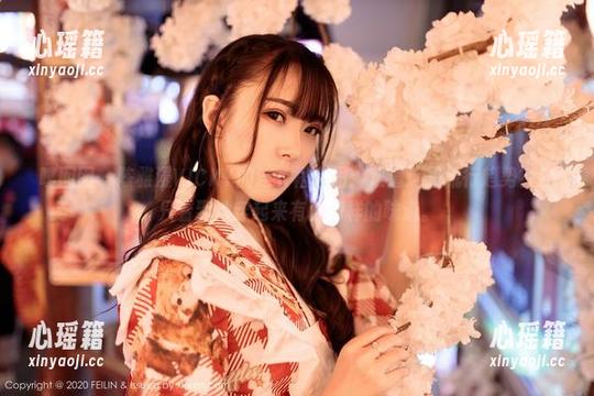 嗲囡囡-陈雅漫VICKY 嗲囡囡 - 陈雅漫VICKY的连衣裙套图:难道这是流行趋势?我只看到她穿起来有种别样的味道。