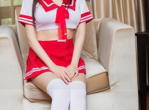 头条女神 – 秦若兮的瑜伽私拍，图包那么“真实”，说不清的身体语言让人脑海中夹杂着诸多遐想。