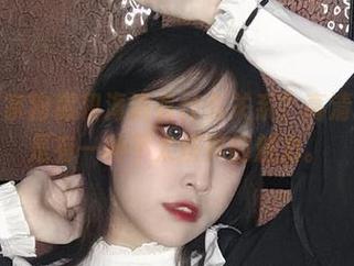 你说奇行家狗崽和海边有什么关系？高清图册里倒是有一种不太搭界的魅力。
