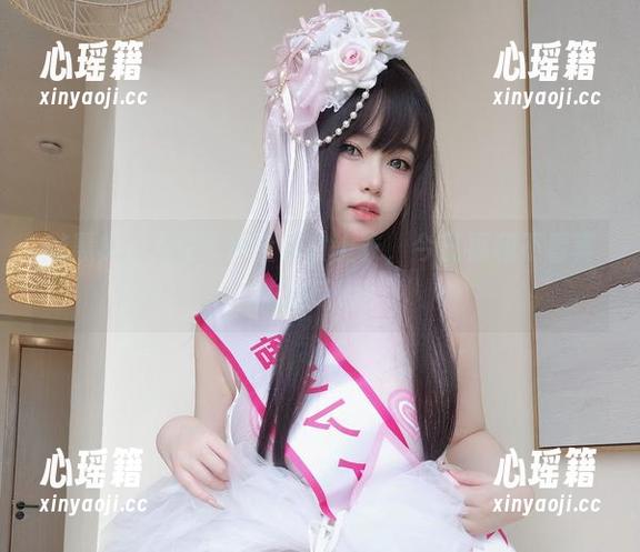女主K 敲黑板!女主K穿上纯白上衣,今日福利不看真的会后悔!