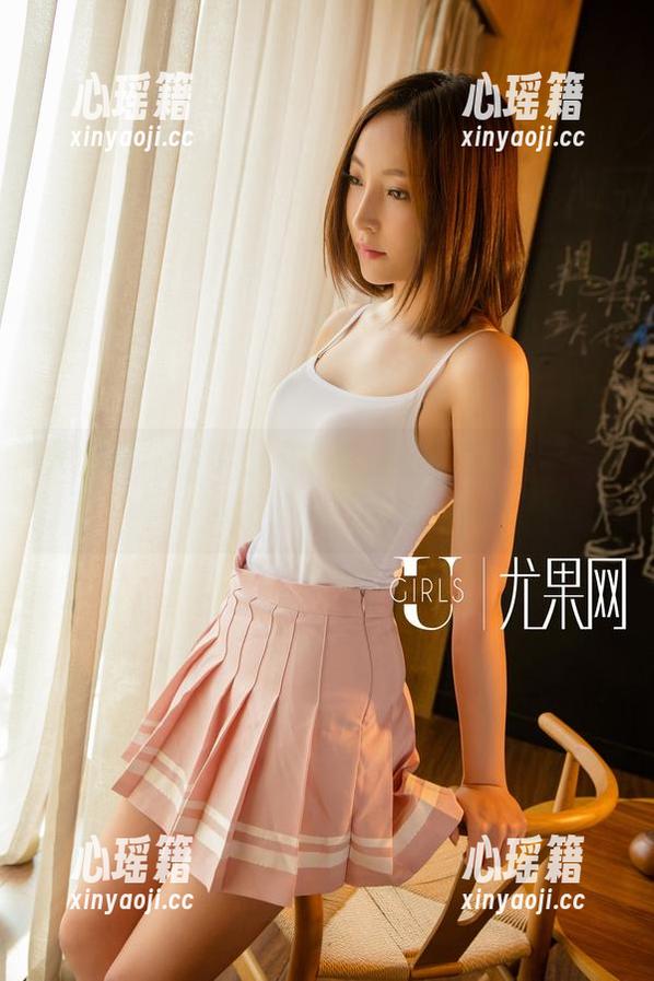 尤果网-王莹 尤果网 - 高跟鞋的高清套图,王莹说她快变成地心引力的反派了