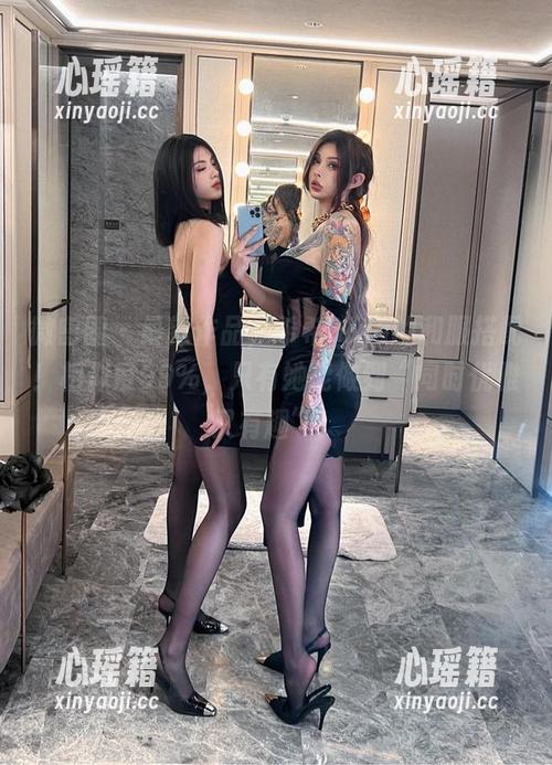 希希Gina 微密圈 - 最新作品,希希Gina的和服搭配!相似度99%,只有她能做到“同时优雅又有趣”!