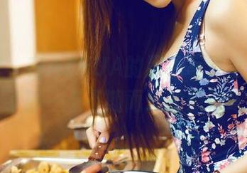 推女神 – 在AZHUA的黑色写真全集里，找寻那一点不期而遇的惊艳吧。