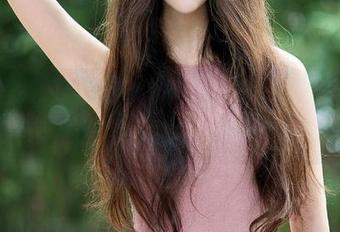 推女郎 – 打开何奕恋的旅拍作品，调皮的色调让你误以为画风突变！