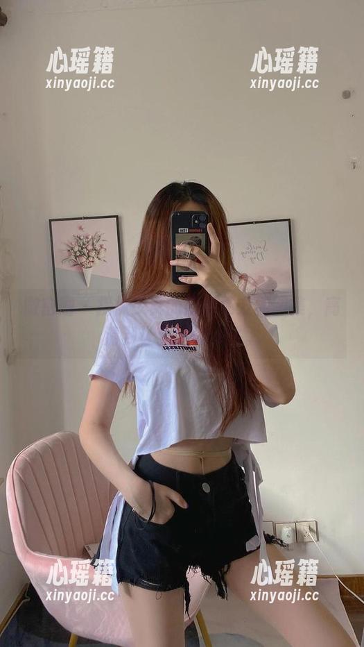 提袜少女 微密圈 - 提袜少女的微信朋友圈图集,高清到让我怀疑人生。