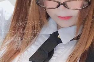 学妹的五指袜+肉丝袜全集，摇摇乐yoyo的另类时潮。
