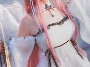 无筝ryou“死库水”系列的cos，时而清新，时而俏皮，有趣的组合真心让人耳目一新。