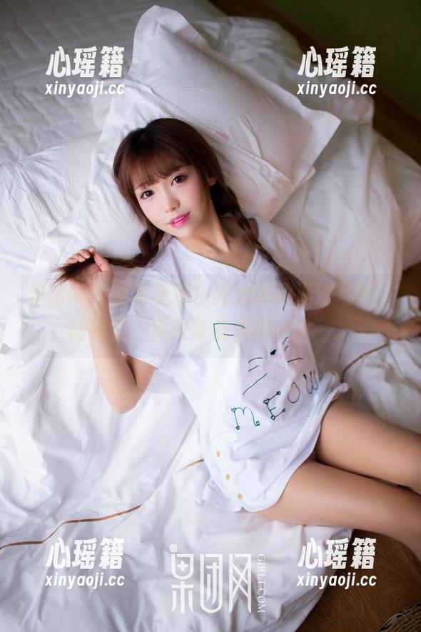 果团网-周大萌 果团网 - 独家更新!周大萌的海边写真,的确是“风吹草低见周大萌”。