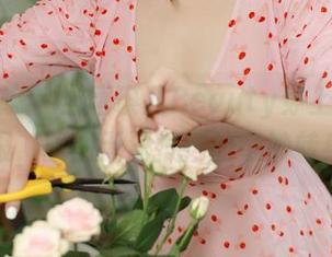 模范学院 – 当唐琪儿Beauty穿上姐姐的衣服，原图无法抵挡的奇妙转身！