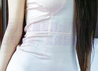 爱尤物 – 菲儿校服写真：用高清记录青春的恍惚与真实，就像翻越一场旧梦