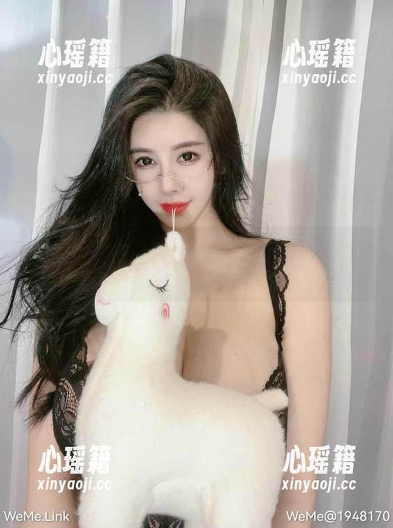 微密圈 - 欲望与俏皮并存，猪小七女王私拍合集大分享！