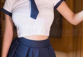 秀人网 – 婚纱资源分享：CherryBlessU在柔光中漫步，别问我想到了啥
