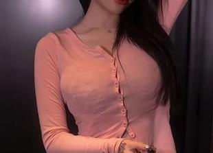 秀人网 – 透过允尔的眼，秘书工作也可以全套写真化。