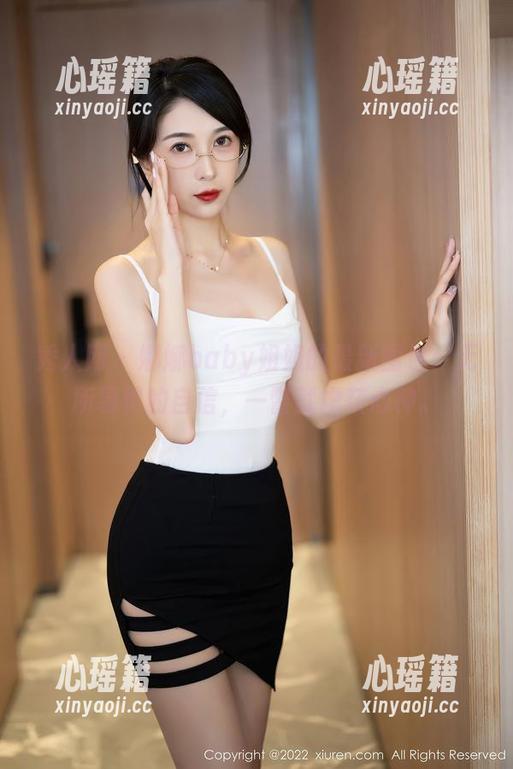 秀人网-娜娜baby 秀人网 - 娜娜baby姐姐的最新图包:无所畏惧的自信,一瞥就虏获心神。