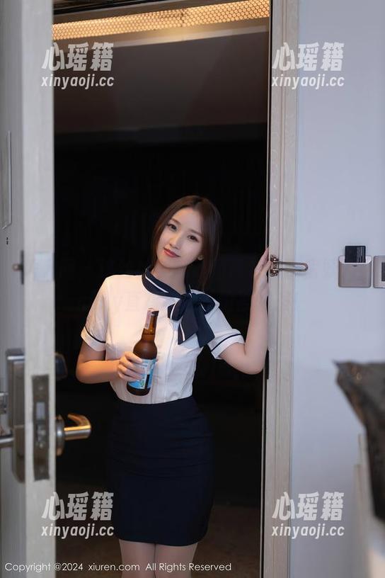 秀人网-小蛮妖Yummy 秀人网 - 这丝袜美腿高清图包,小蛮妖Yummy直接扔出不怕被举报!