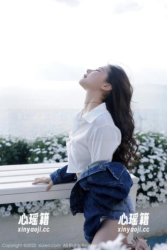 秀人网 - 水手服写真：是小逗逗和海洋之间的默契，来，跟我一起嗨！